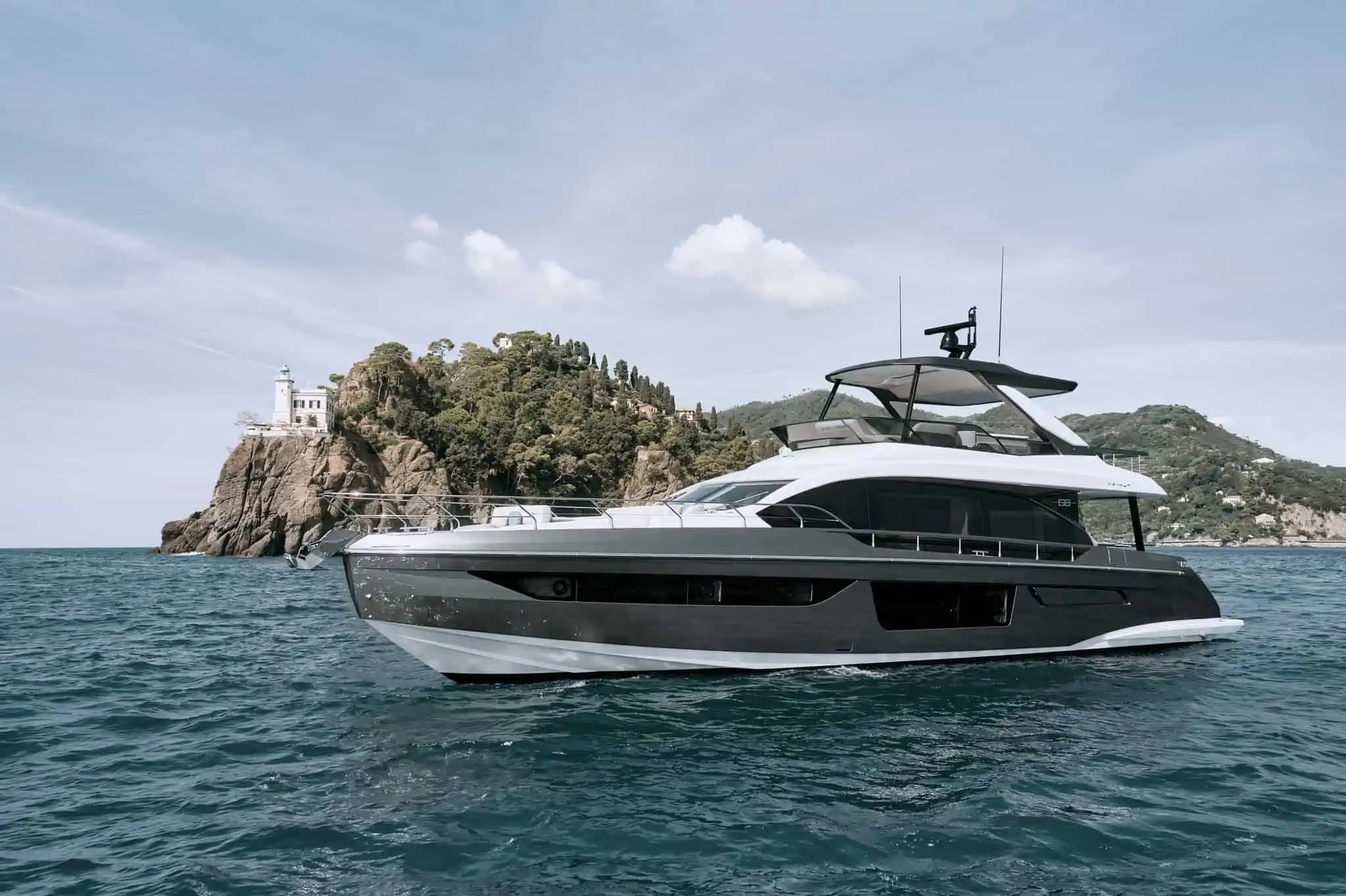 Azimut Fly 68 — photograph 2