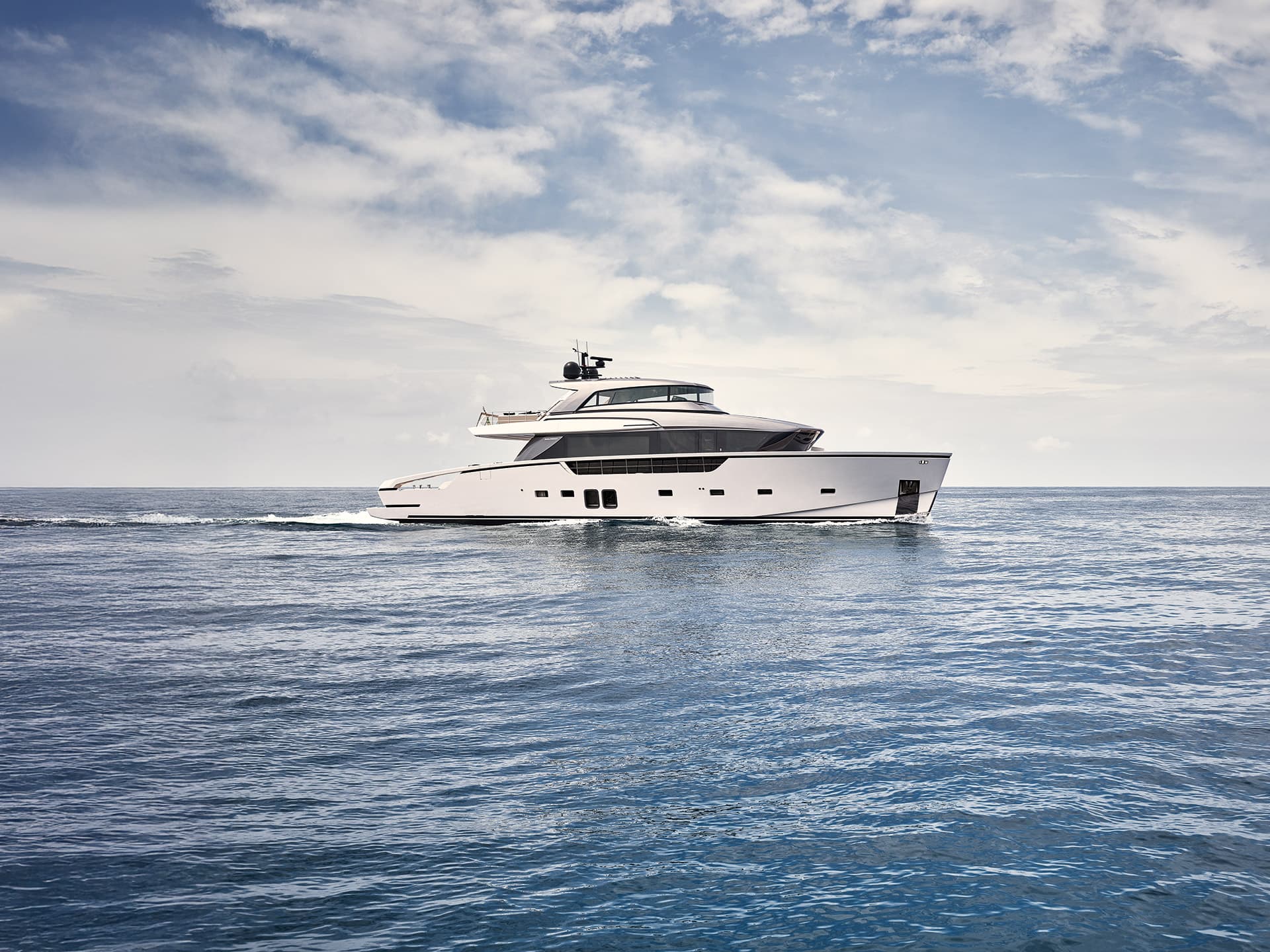 Sanlorenzo SX88 — photograph 2