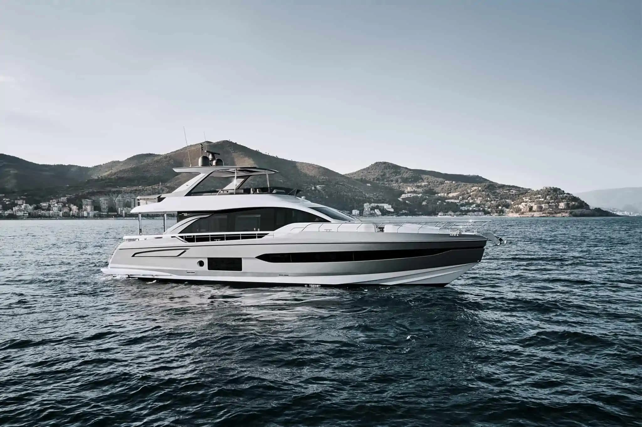 Azimut Fly 78 — photograph 2