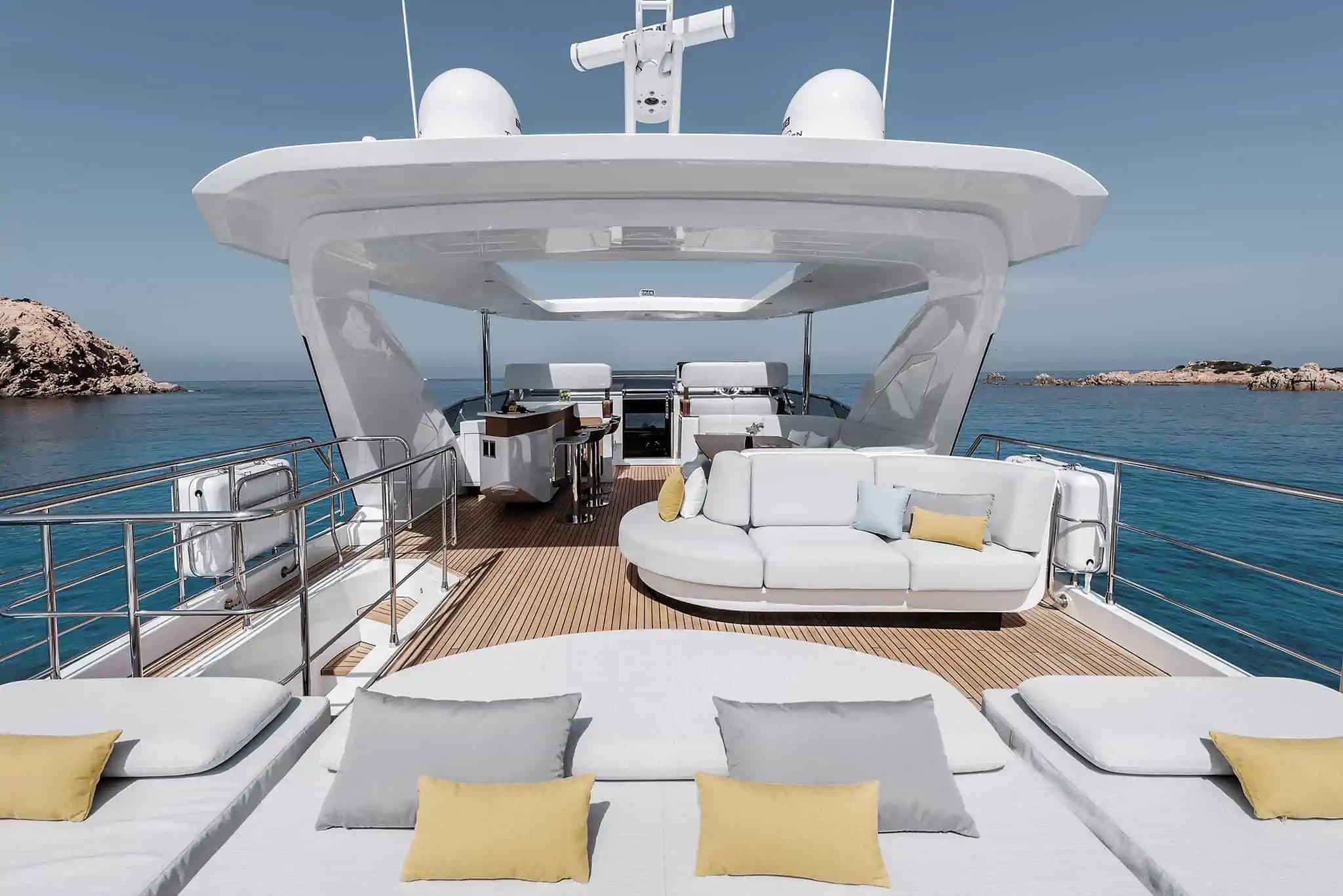 Azimut Grande 27M — photograph 3