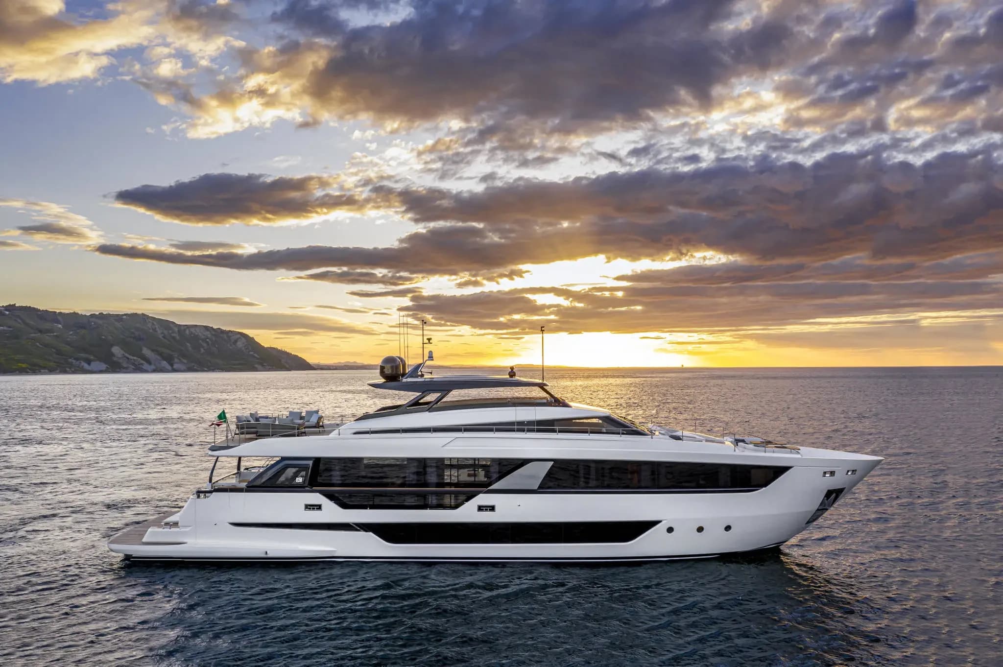 Ferretti 1000 — photograph 3